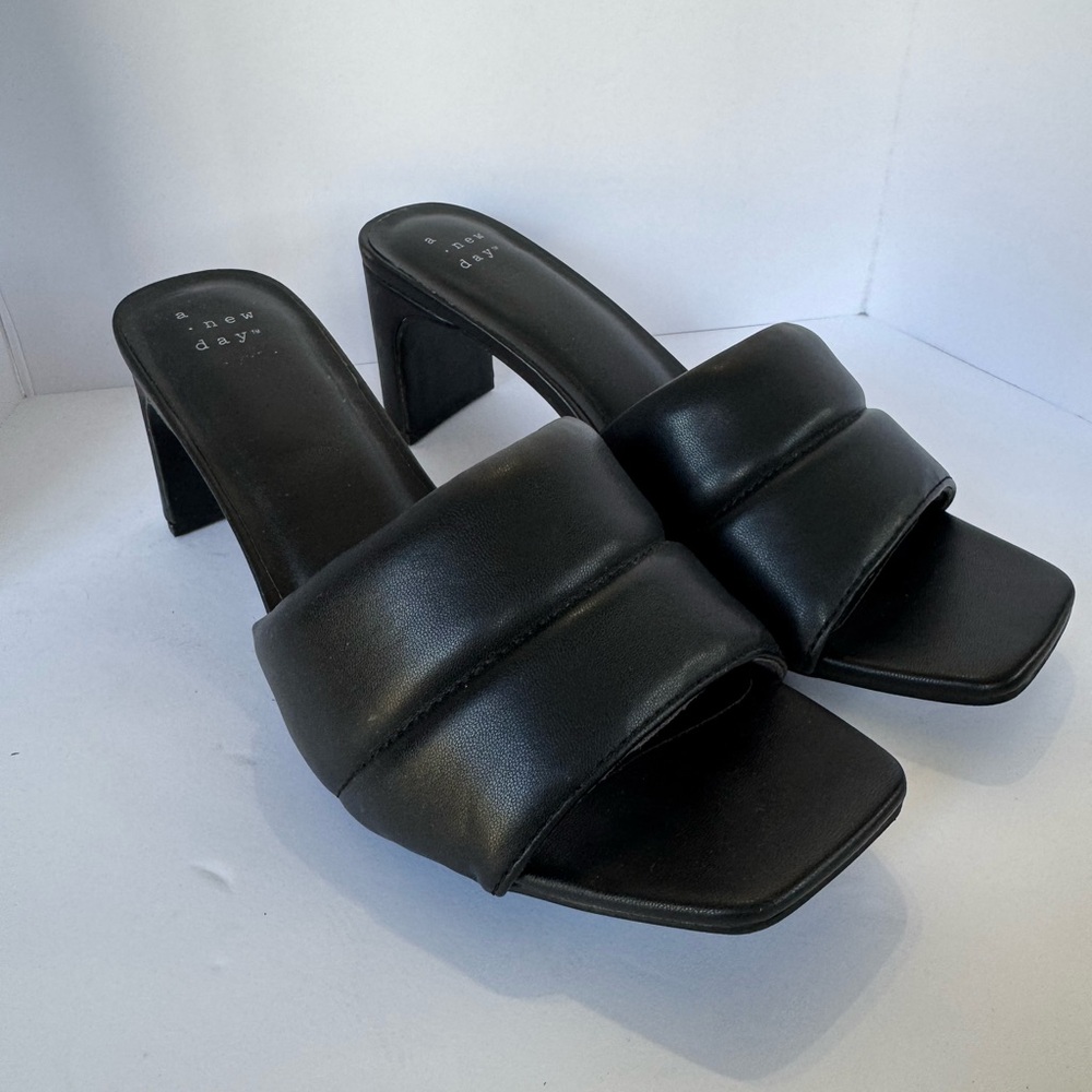 A New Day Women's Black Heeled Sandals size 8.5 EUC